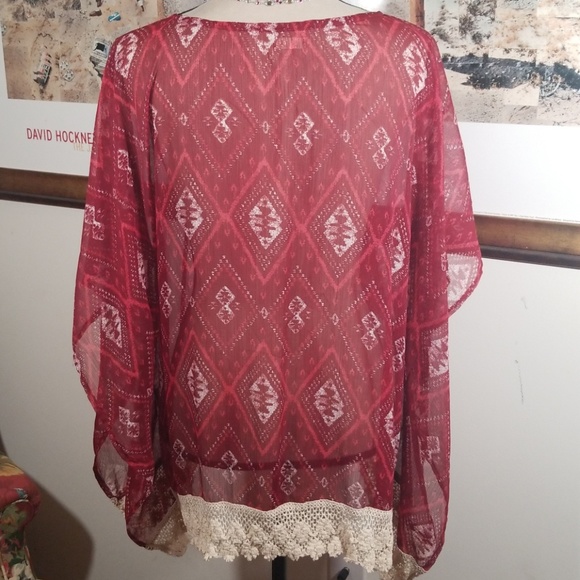 Hollister pattern burgandy and cream tunic. Size M - Picture 5 of 8